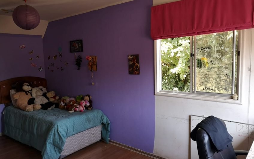 Linda casa en La Reina condominio lado de Unimarc