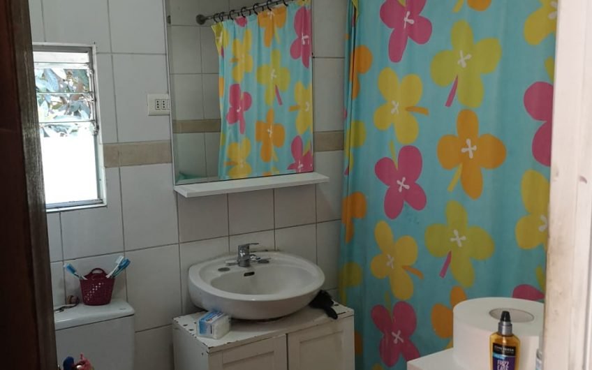 Linda casa en La Reina condominio lado de Unimarc