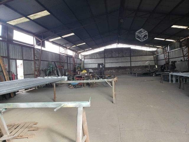Amplio Galpón uso Industrial 450 mt2