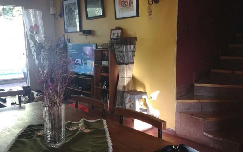 Linda casa en La Reina condominio lado de Unimarc