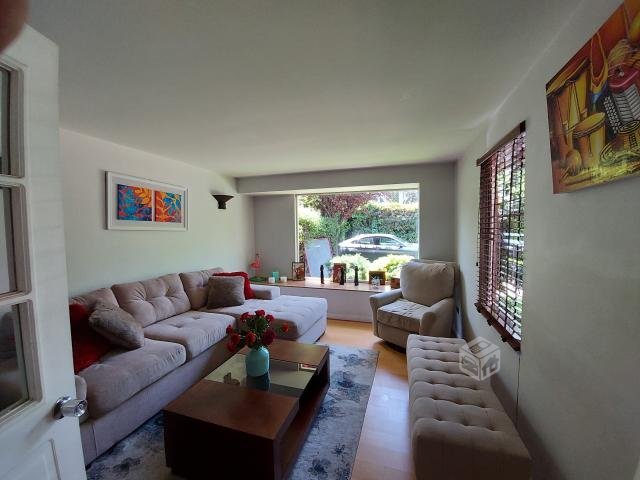 Amplia casa Condominio Puertas de Huechuraba 312 m2