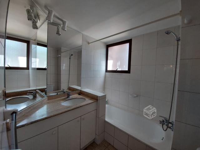 Amplio departamento Condominio Lo Barnechea