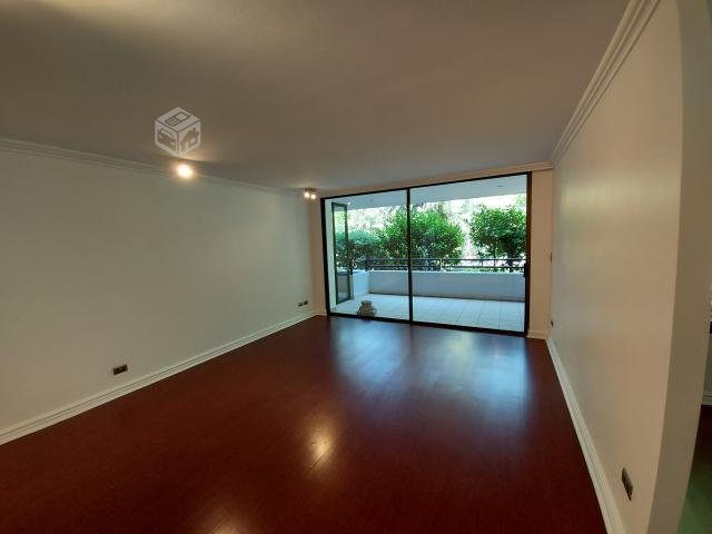 Amplio departamento Condominio Lo Barnechea