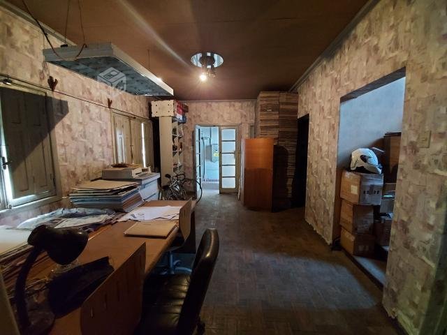 Propiedad, con galpón Industrial y casa , 500 m2