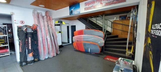 Gran esquina comercial Avenida Las Condes, Fach