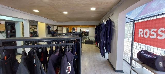Gran esquina comercial Avenida Las Condes, Fach