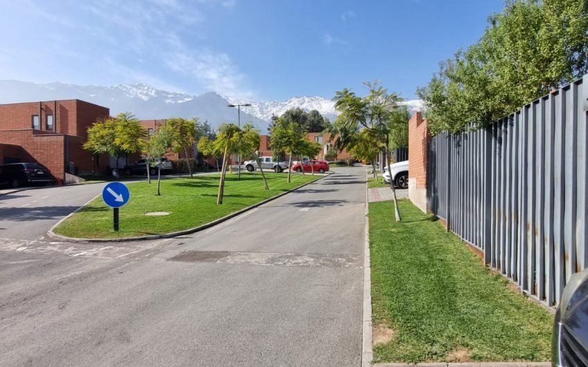 Arriendo Linda Casa En Exclusivo Condominio De Peñalolen