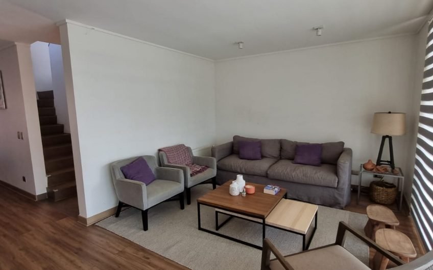 Arriendo Linda Casa En Exclusivo Condominio De Peñalolen