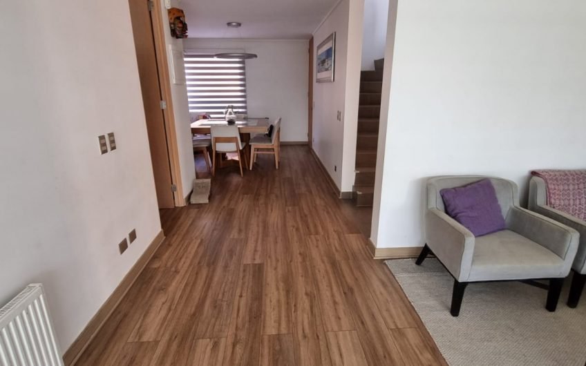 Arriendo Linda Casa En Exclusivo Condominio De Peñalolen