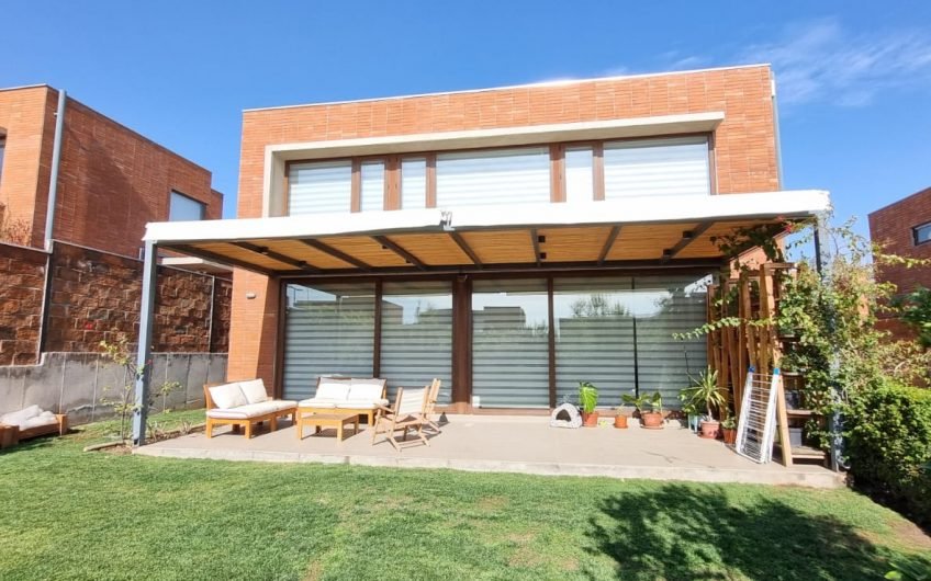 Arriendo Linda Casa En Exclusivo Condominio De Peñalolen