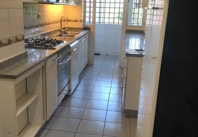 Lindo departamento Barrio El Golf / Las Condes