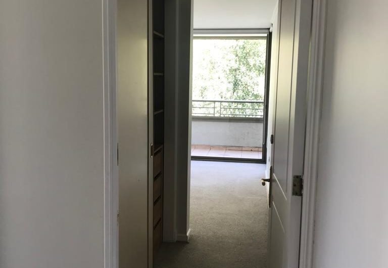 Lindo departamento Barrio El Golf / Las Condes