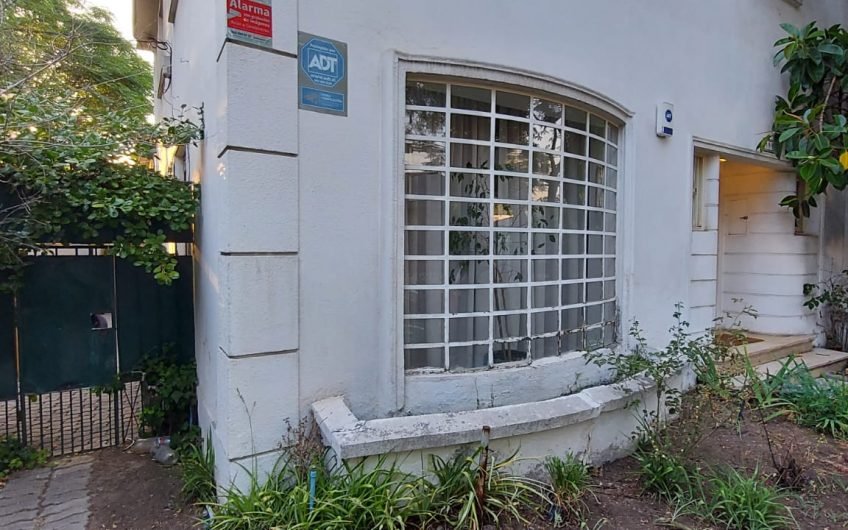 Linda Casa Con Excelente Ubicación En Providencia
