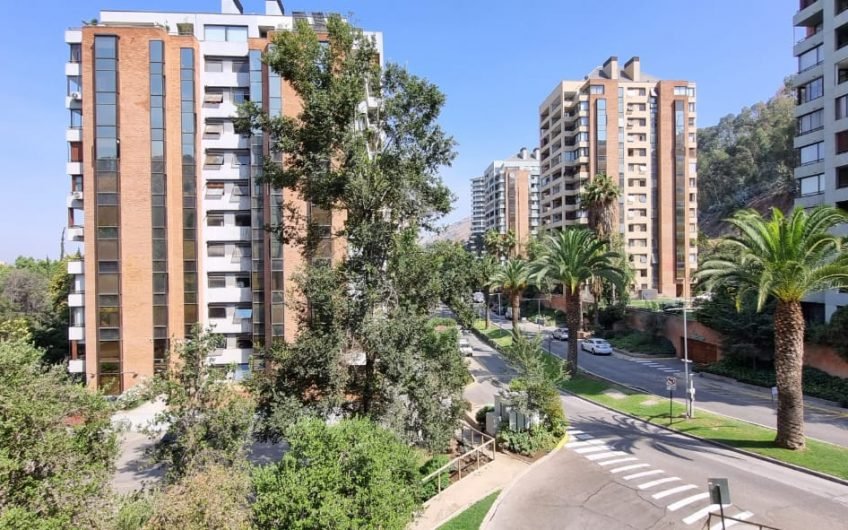 Amplio y lindo departamento en Bosques de la Pirámide