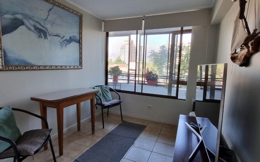 Acogedor Departamento a pasos de Metro Chile España