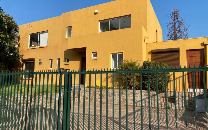 Linda casa remodelada en Alto Macul, La Florida