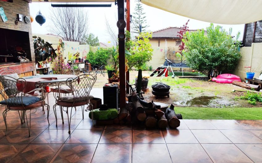 Linda casa en Arriendo Condominio Peñalolen