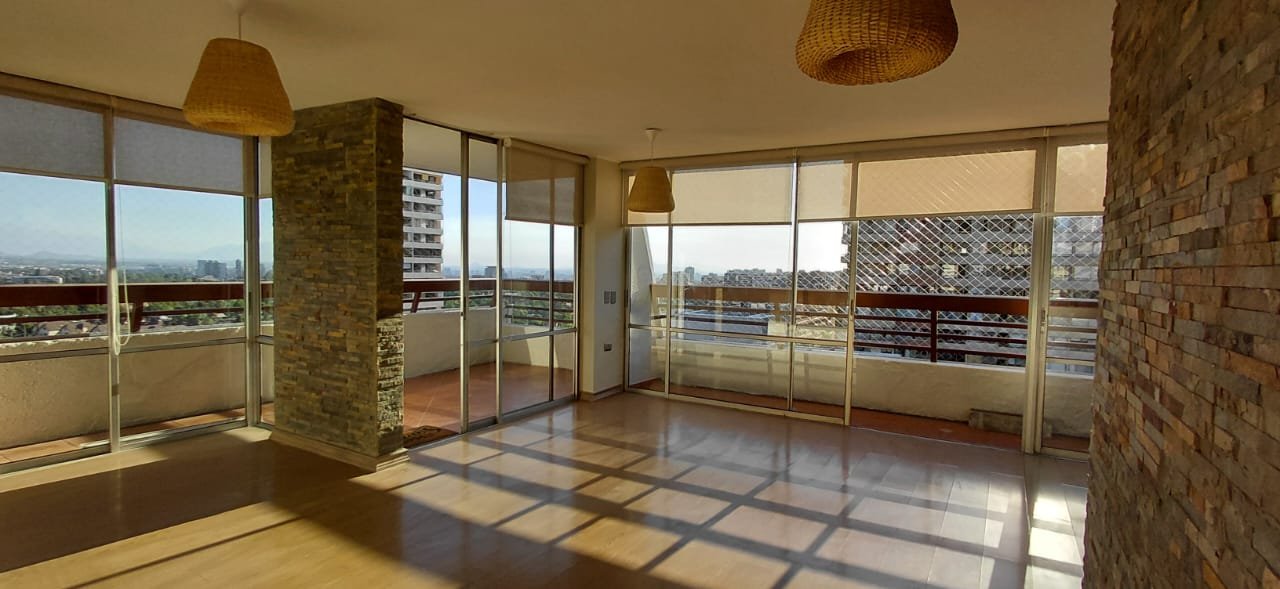 Arriendo luminoso Departamento Las Condes