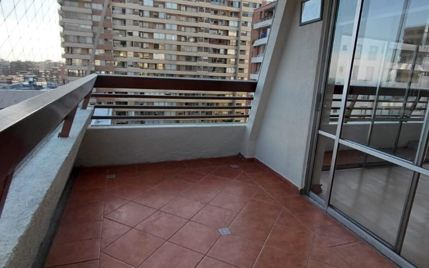 Arriendo luminoso Departamento Las Condes